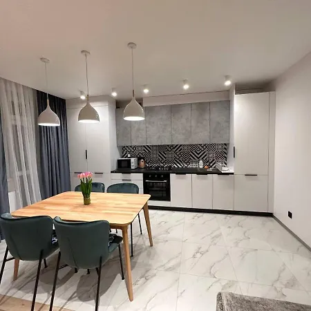 Apartment віп стилізовані у львові з просторою вітальнею, на вулиці під голоском 15 б