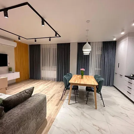 Apartment віп стилізовані у львові з просторою вітальнею, на вулиці під голоском 15 б