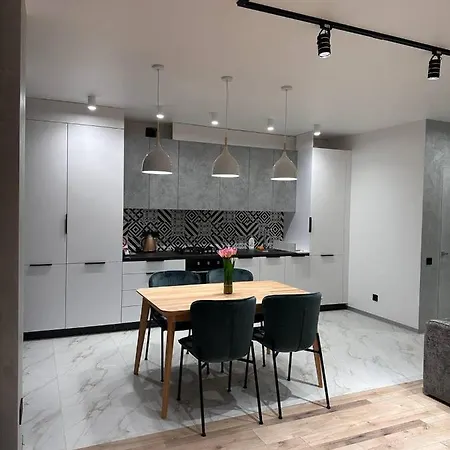 віп стилізовані у львові з просторою вітальнею, на вулиці під голоском 15 б Leópolis