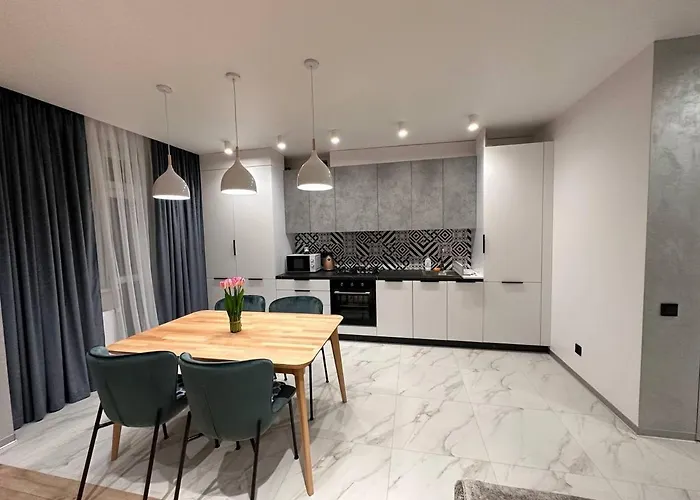 Apartamento віп стилізовані у львові з просторою вітальнею, на вулиці під голоском 15 б