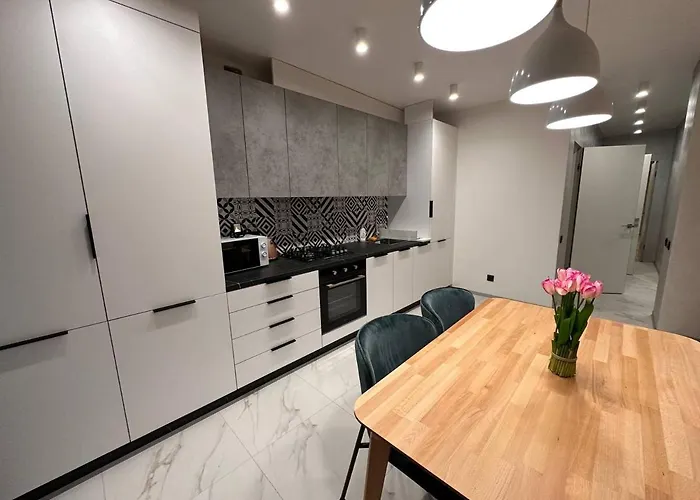 віп стилізовані у львові з просторою вітальнею, на вулиці під голоском 15 б Apartment Lviv