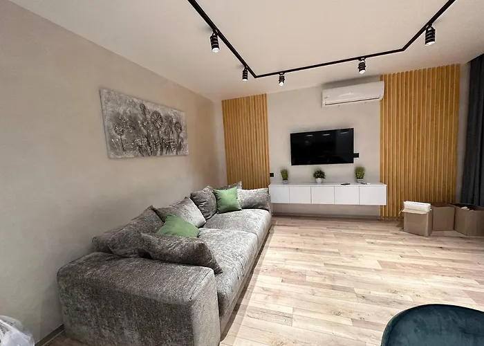 Apartment віп стилізовані у львові з просторою вітальнею, на вулиці під голоском 15 б