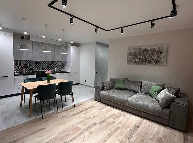 віп стилізовані у львові з просторою вітальнею, на вулиці під голоском 15 б Lviv