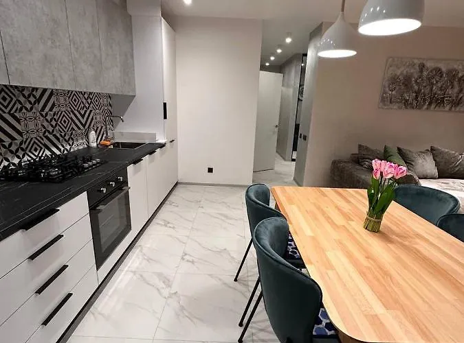 у львові, по вулиці таманська 9/10, зразу оперний, біля магнусу. *