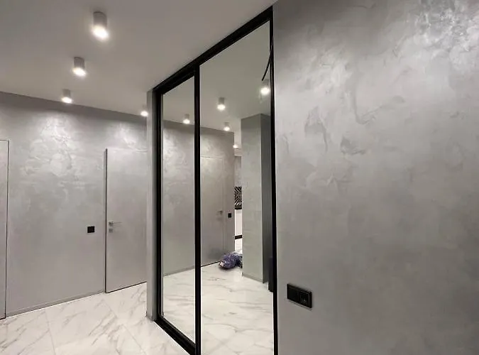 віп стилізовані у львові з просторою вітальнею, на вулиці під голоском 15 б アパート