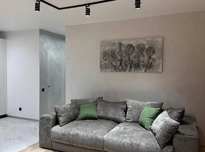 віп стилізовані у львові з просторою вітальнею, на вулиці під голоском 15 б Apartment