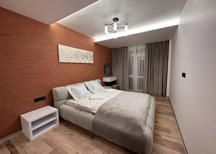 у львові, по вулиці таманська 9/10, зразу оперний, біля магнусу. Апартаменти Львів